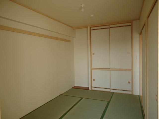 Non-living room. Japanese-style shooting