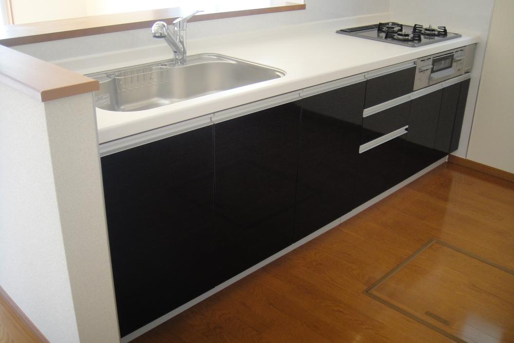 Same specifications photo (kitchen). * Different from the actual ones