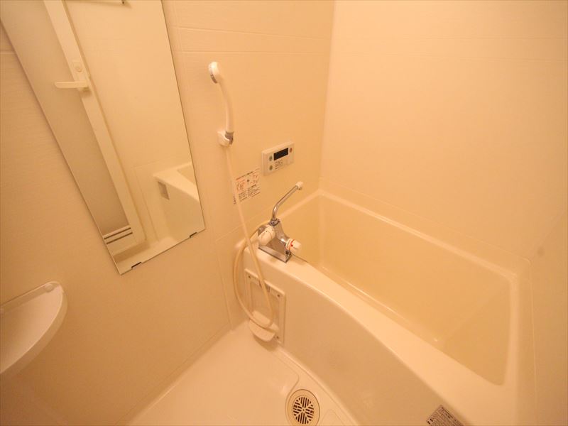 Bath. Bathroom With bathroom heating drying function