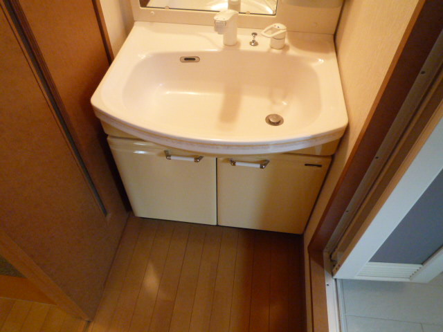 Washroom. Of course, it is with a shower Dresser ☆ 