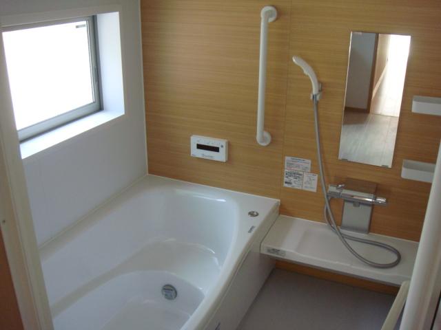 Bathroom. Guests can relax comfortably stretched out of the foot