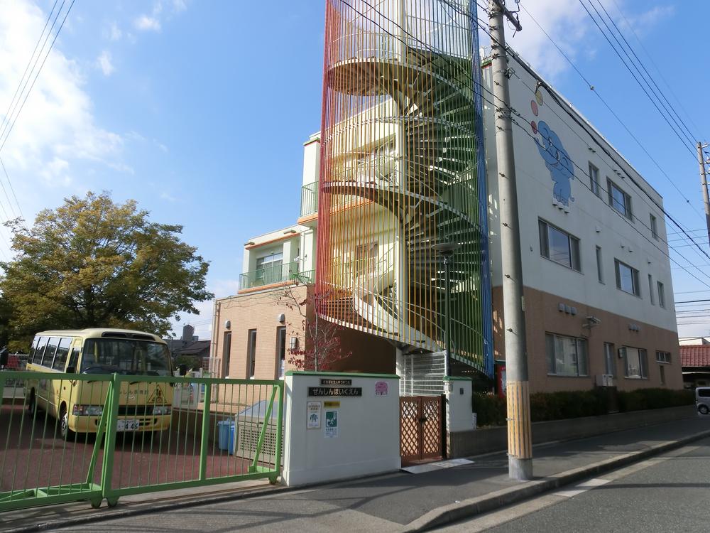 kindergarten ・ Nursery. Its body 710m to nursery school