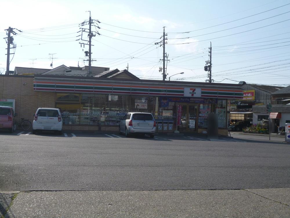 Convenience store. Seven-Eleven 408m to Nagoya ling the town shop