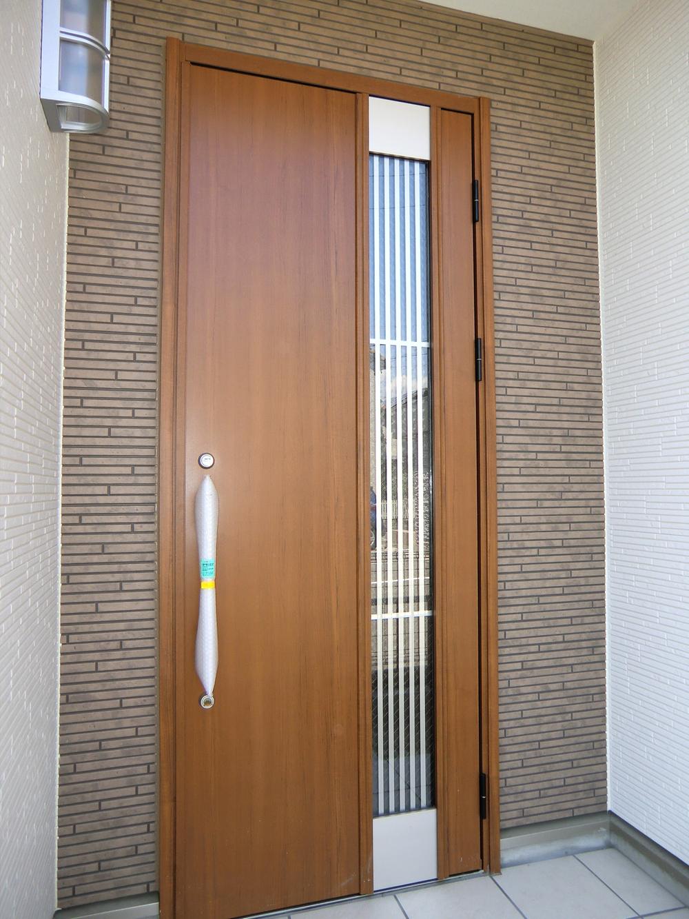 Other Equipment. Entrance door with picking measures