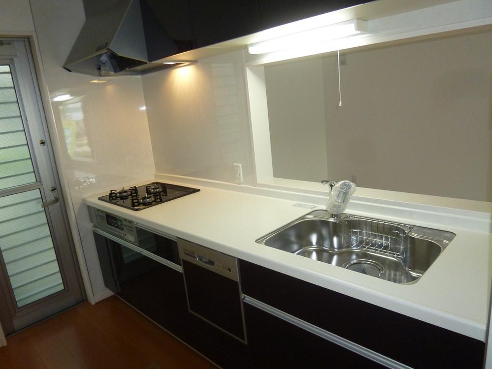 Kitchen. ○ ● ○ ● ○ kitchen ○ ● ○ ● ○ Popular face-to-face kitchen Underfloor Storage, Built-in dishwasher with