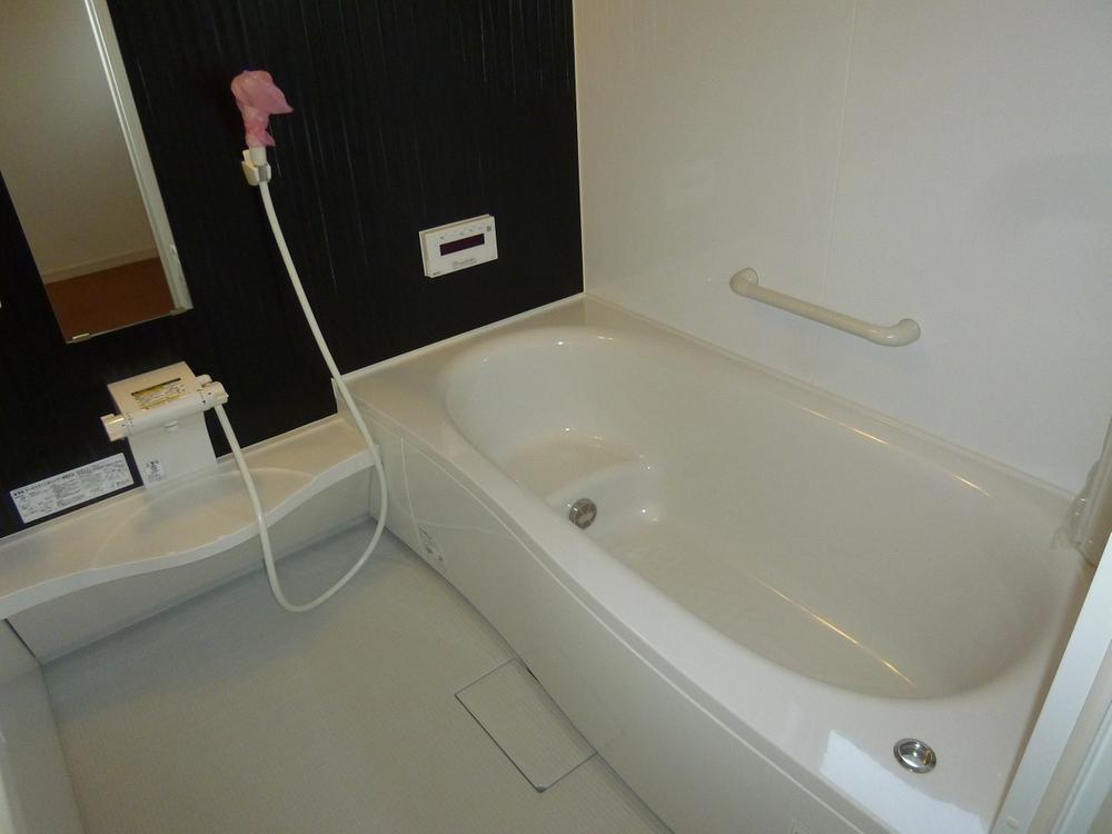 Bathroom. ○ ● ○ ● ○ bathroom ○ ● ○ ● ○ Insulation bathtub Otobasu! 1 tsubo size, Bathroom heater with