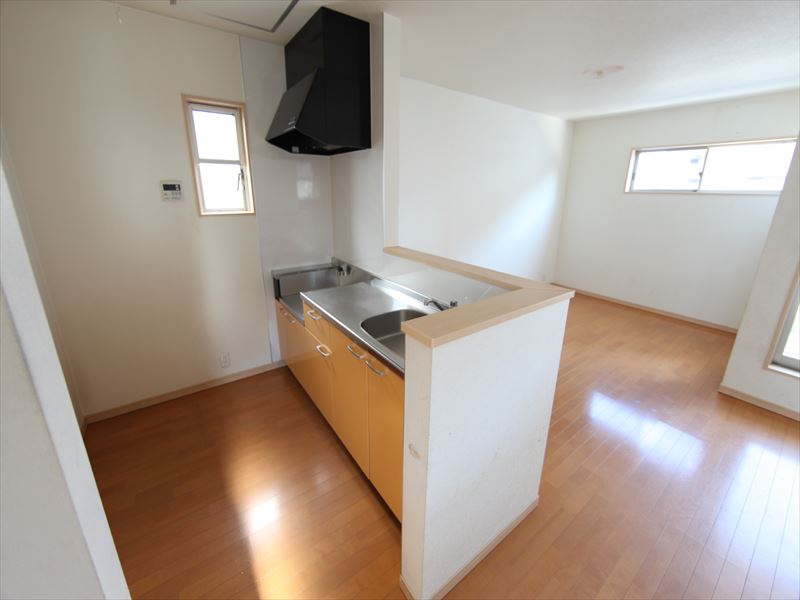 Kitchen. Kitchen (gas two-burner stove installation Allowed)