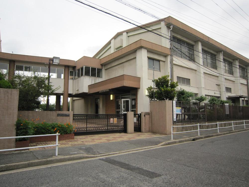 Primary school. Minatonishi until elementary school 130m