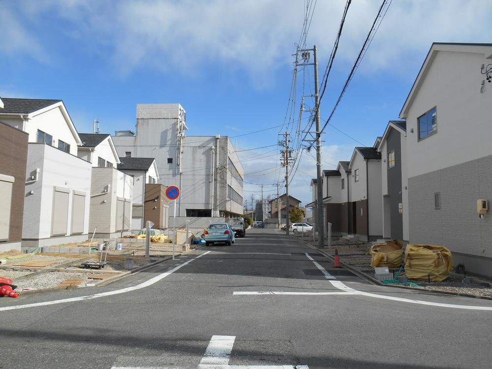 Local photos, including front road. Rooftops of all 13 House 12 / 10 shooting