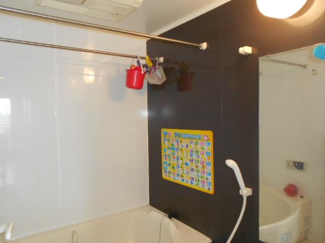 Bathroom. Indoor (11 May 2013) Shooting