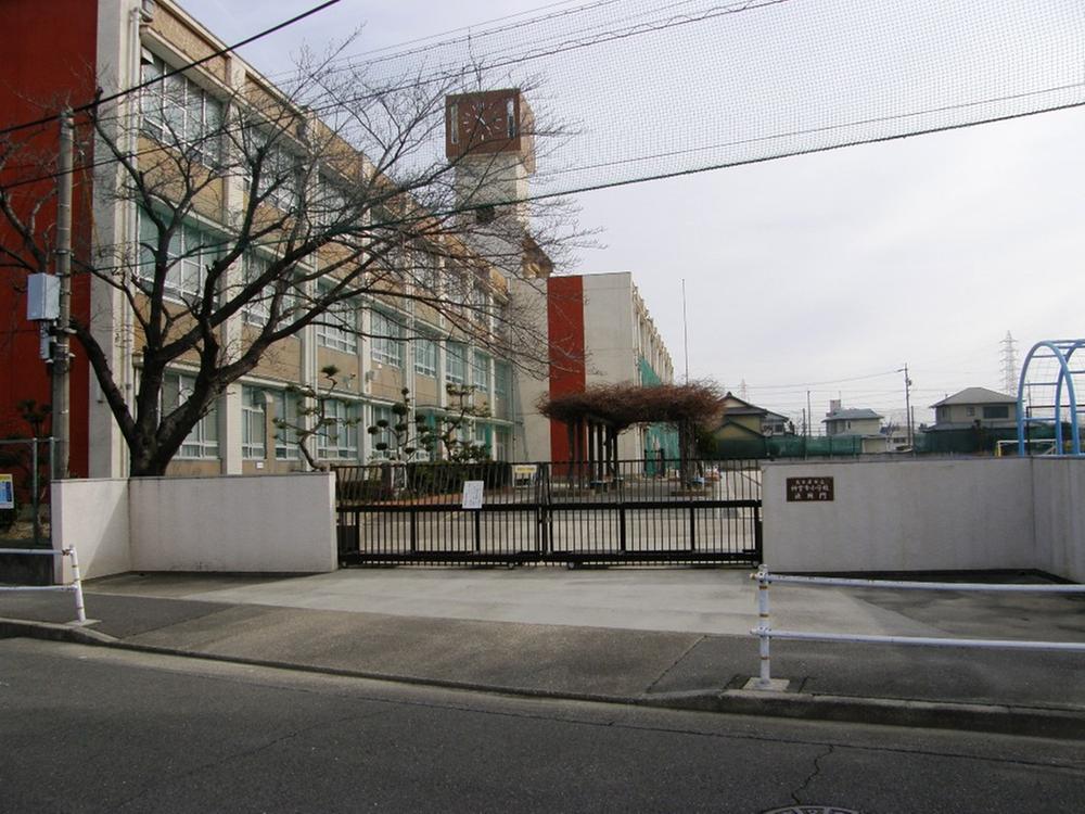 Primary school. 680m to Nagoya Municipal Jinguji Elementary School