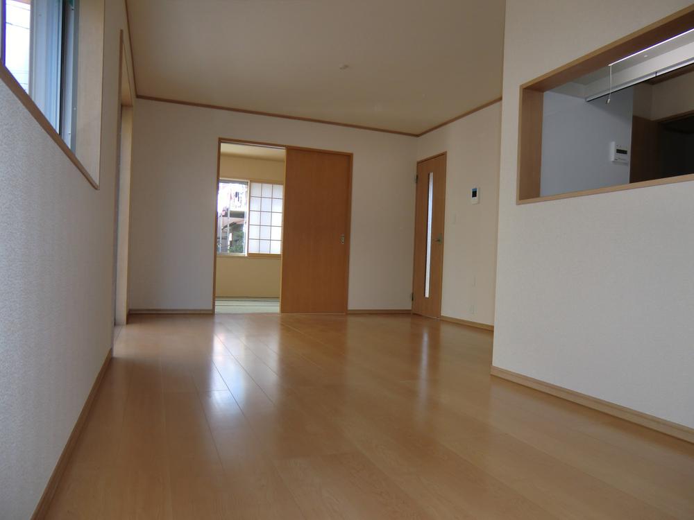 Living. ◇ living ◇ South side in a bright LDK16 Pledge, Since Tsuzukiai that it can also be used with a wide space of 22 quires