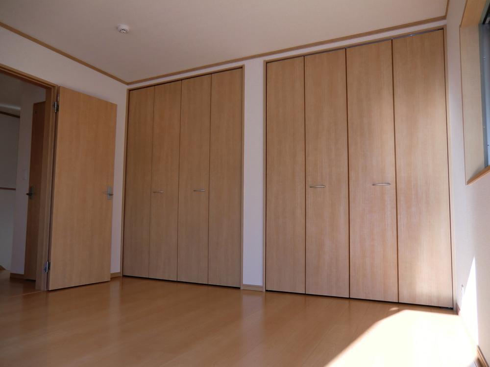 Non-living room. ◇ Western-style ◇ Bright Western-style in the south All room storage Closet × 2