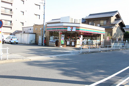 Convenience store. Seven-Eleven Nagoya Harutano 2-chome up (convenience store) 346m