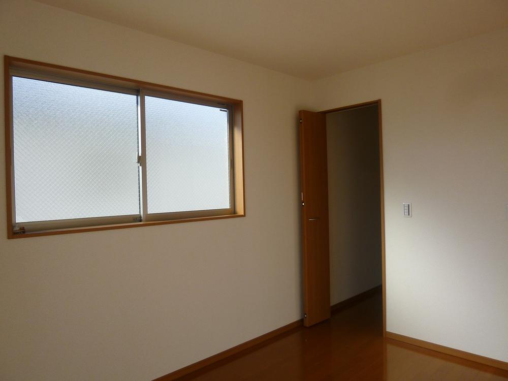 Receipt. ◆ Walk-in closet ◆