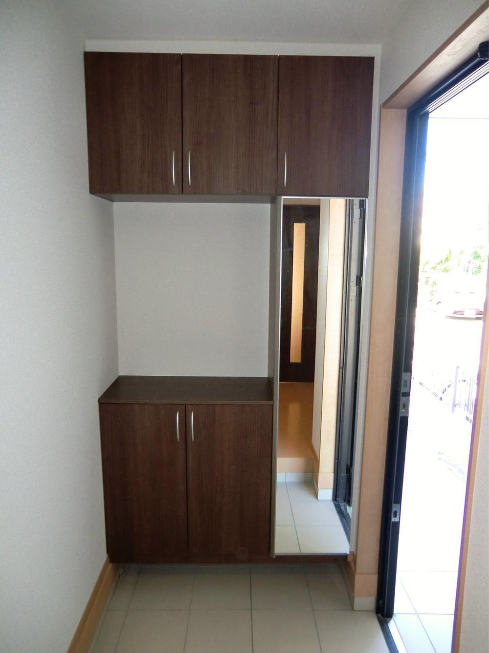 Other Equipment. Plenty of storage  With a mirror shoes BOX
