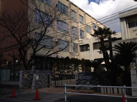Primary school. Akinori until elementary school 820m