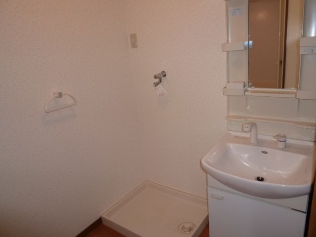 Washroom. There is also independent washstand get dressed comfortably