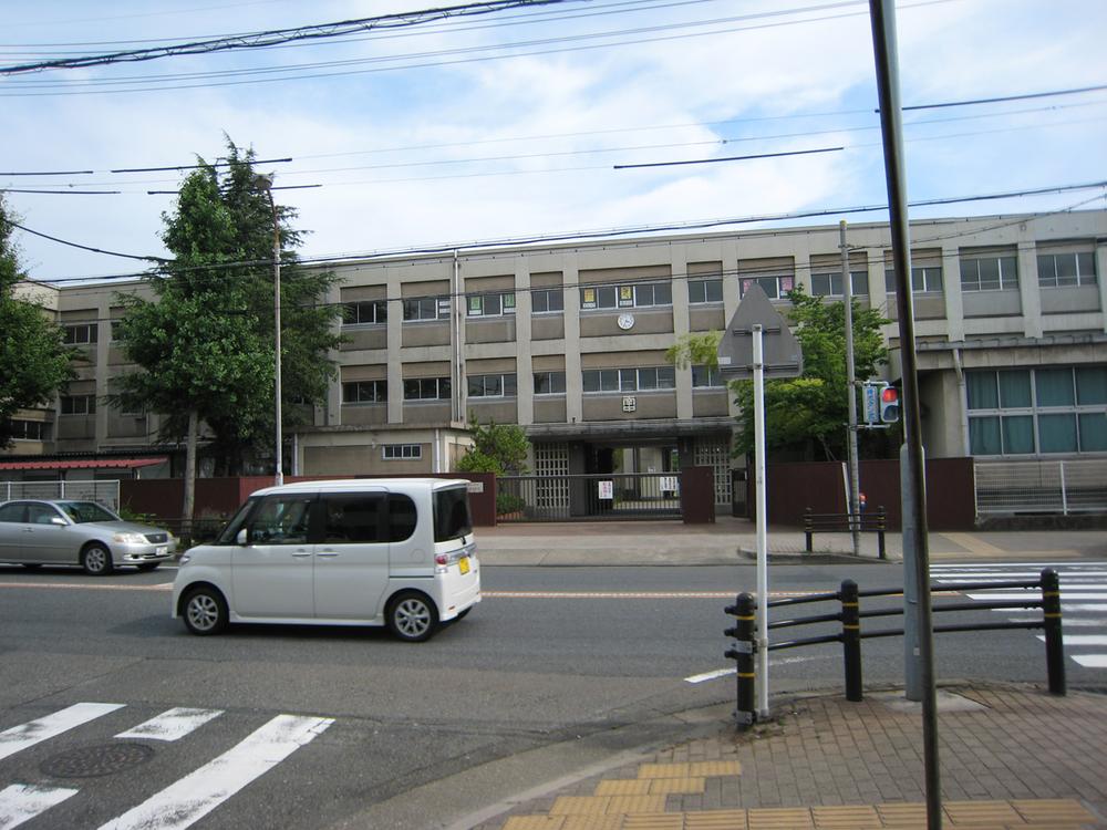 Junior high school. 1410m to Nagoya Municipal Nanyang Junior High School