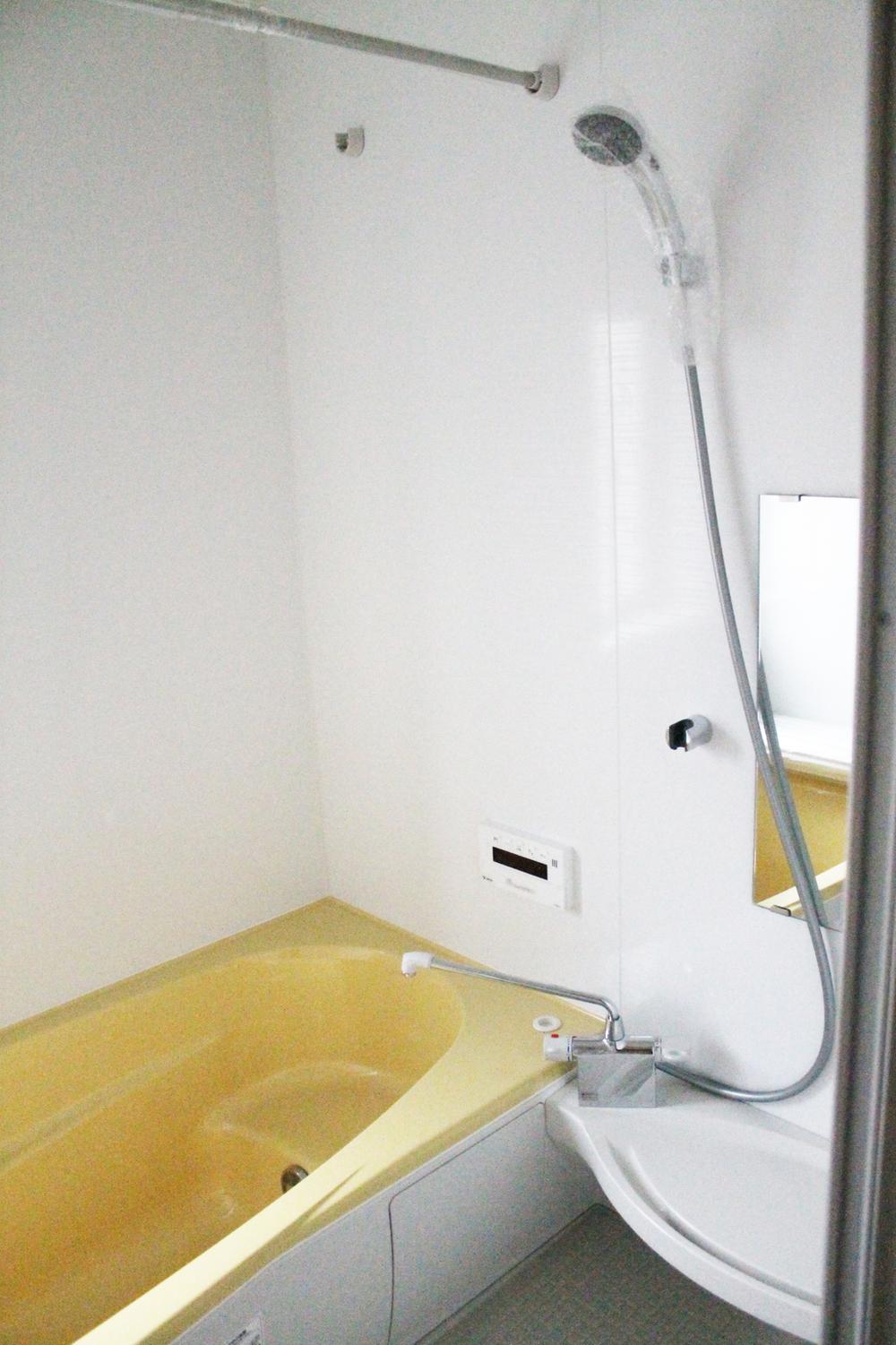 Same specifications photo (bathroom)