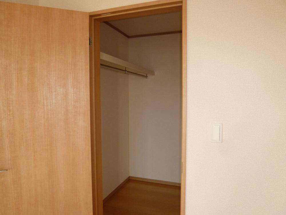 Receipt. ◆ Walk-in closet ◆