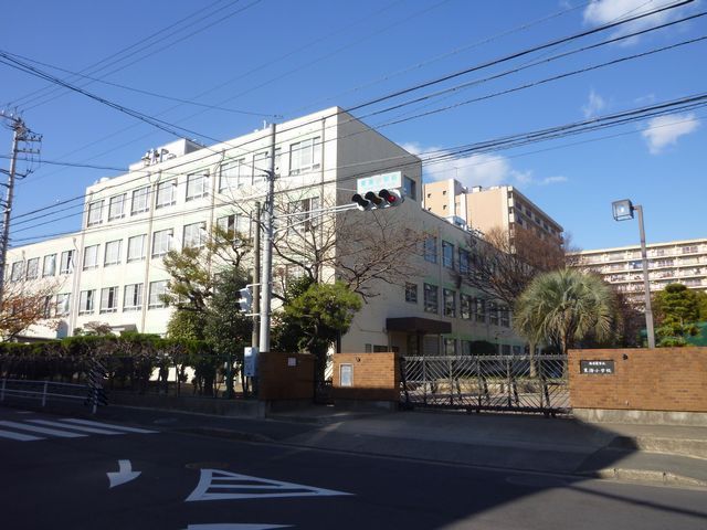 Primary school. 320m up to municipal Tokai elementary school (elementary school)