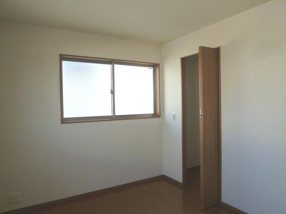 Receipt. ◆ Walk-in closet ◆