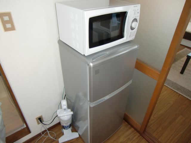 Other Equipment. refrigerator microwave Etc