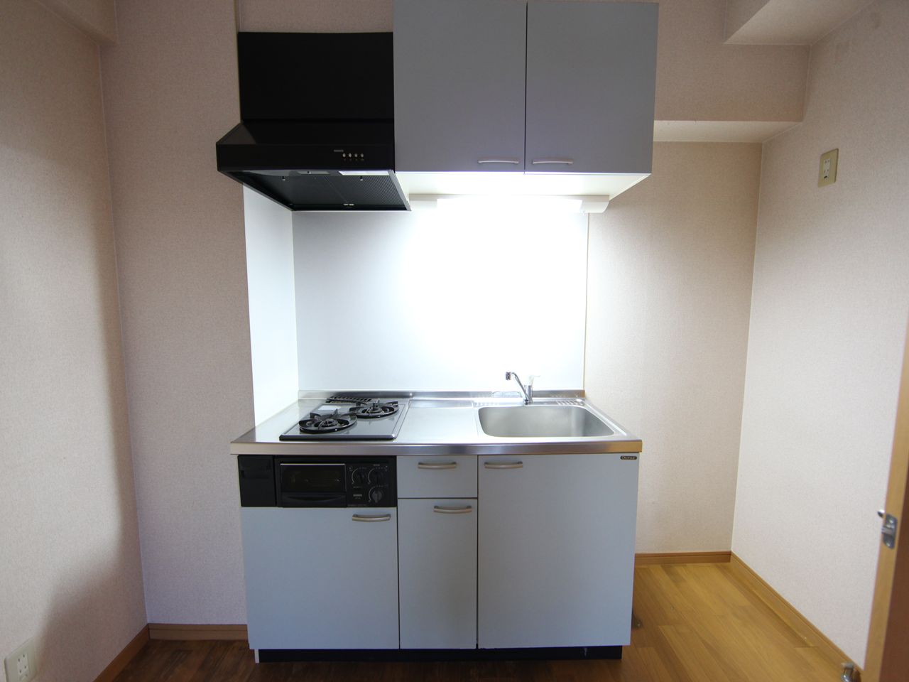 Kitchen. System kitchen (gas two-burner stove ・ With grill)