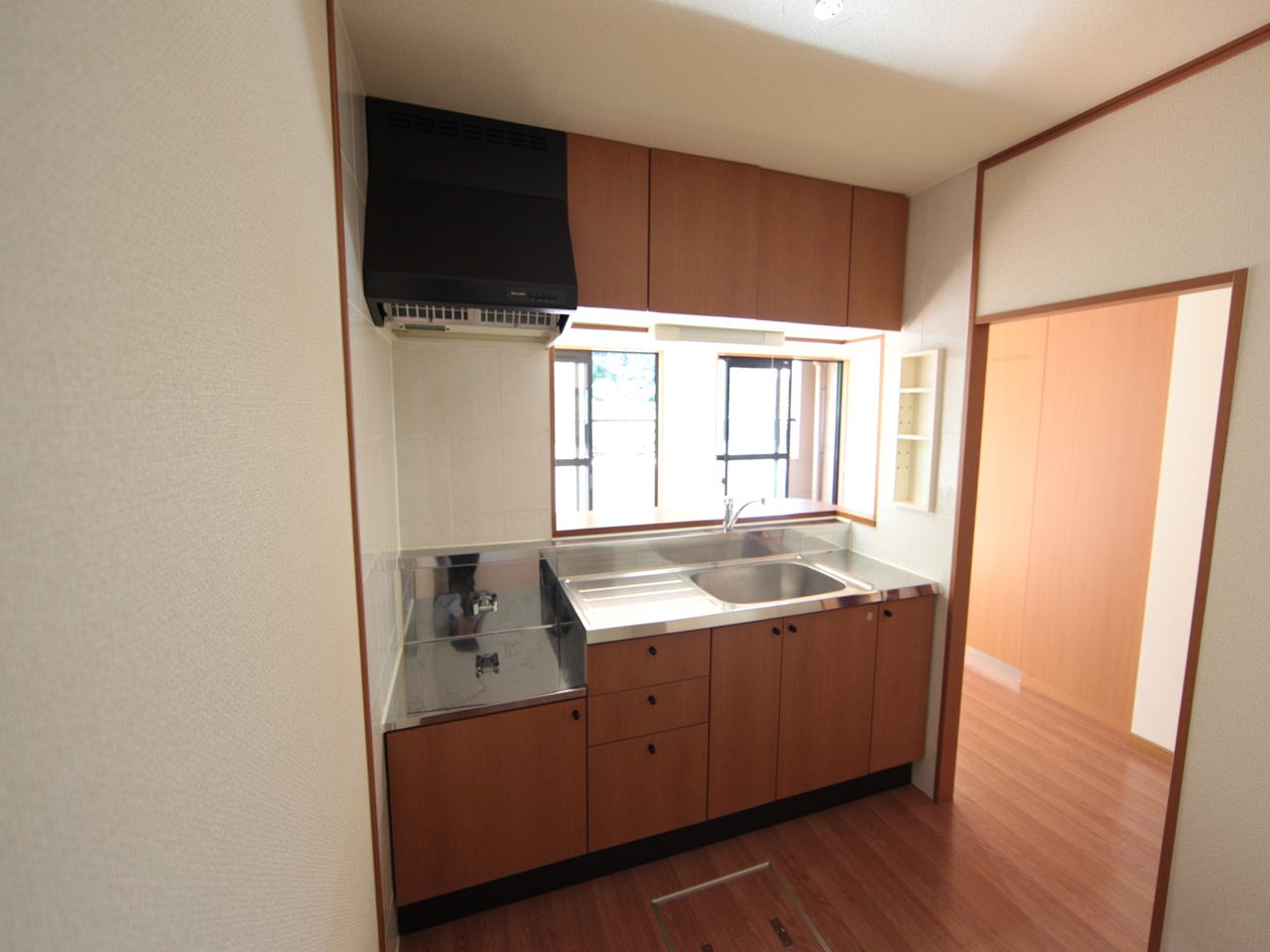 Kitchen. Counter kitchen (gas two-burner stove installation Allowed)