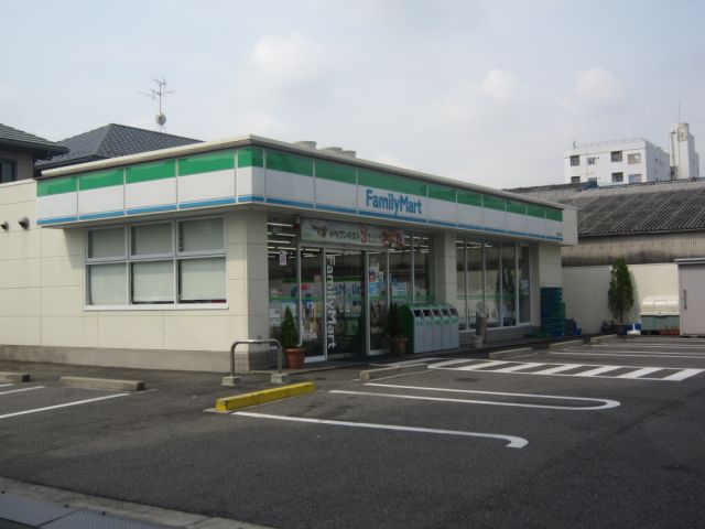 Convenience store. 370m to Family Mart (convenience store)