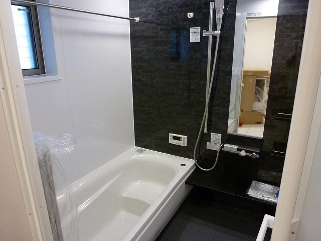 Bathroom. 9 / 19 local shooting