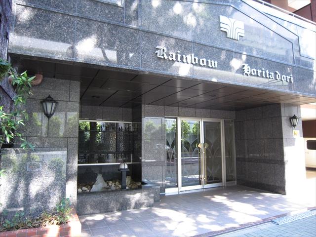 Entrance. Heisei large-scale repair work is completed in 25 years in August, Communal area is now also clean.