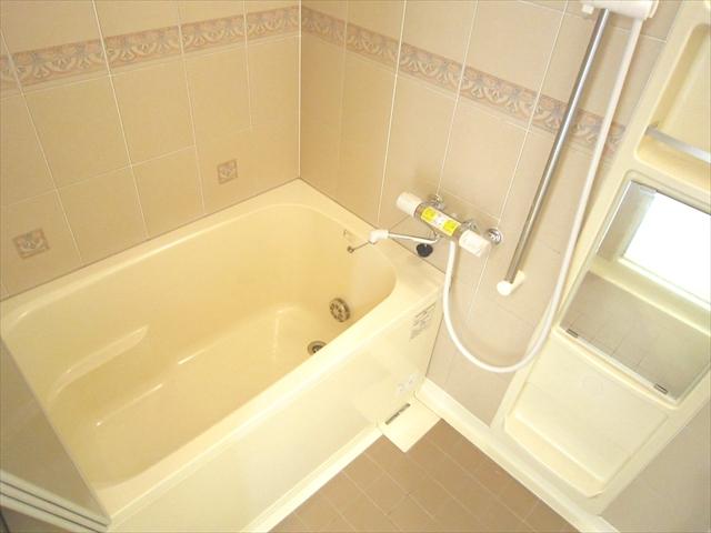 Bathroom. Already the new exchange to add cooking-type water heater.