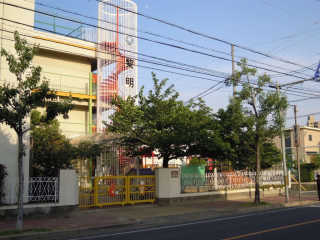 kindergarten ・ Nursery. Dawn nursery school (kindergarten ・ 380m to the nursery)