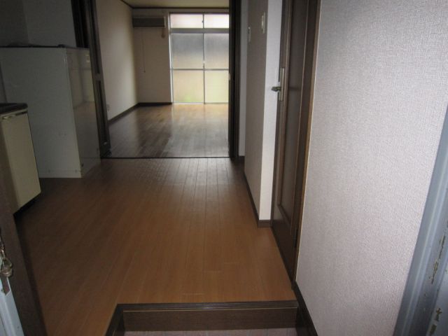 Other room space. Entrance space is also wide