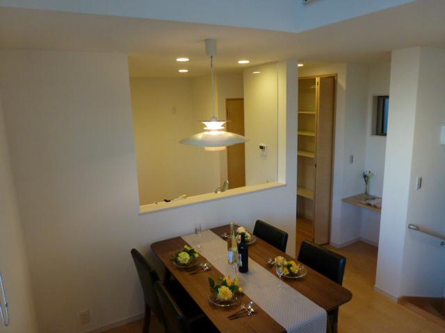 Living. 11 / 11 local shooting