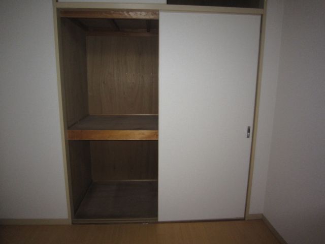 Receipt. Easy to use Armoire