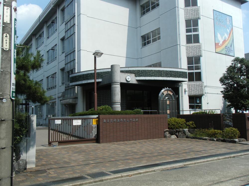 Junior high school. 456m to Nagoya Municipal Tsukata junior high school