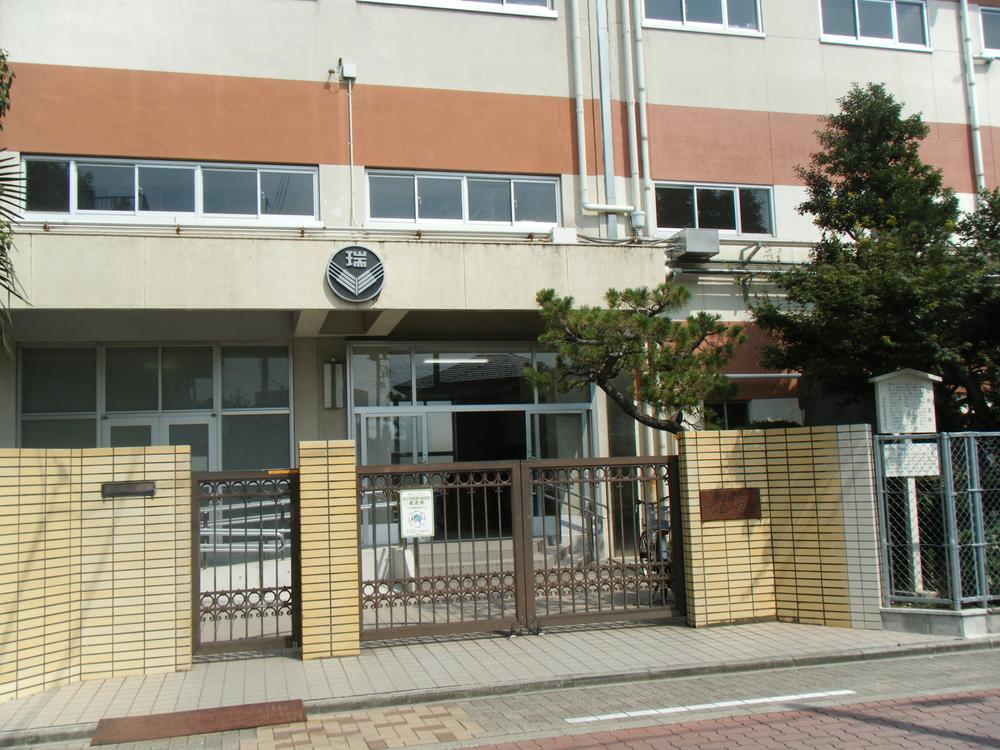 Primary school. 725m to Nagoya Municipal Mizuho Elementary School