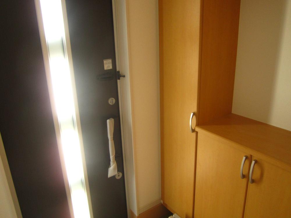 Entrance. Local (September 2013) Shooting