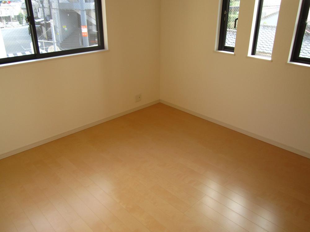 Non-living room. Local (September 2013) Shooting