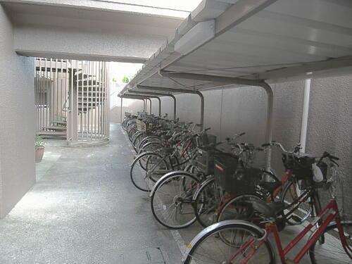 Other common areas. Bicycle parking space Yes