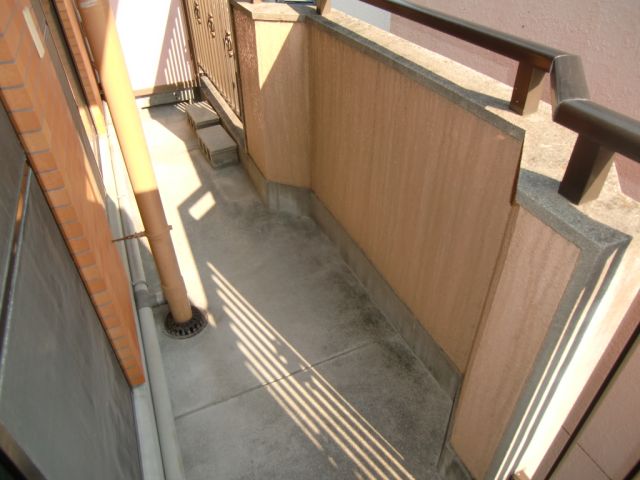 Balcony. Bright and airy veranda!