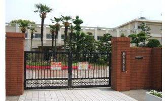 Junior high school. 342m to Nagoya Municipal Mizuho Keoka junior high school