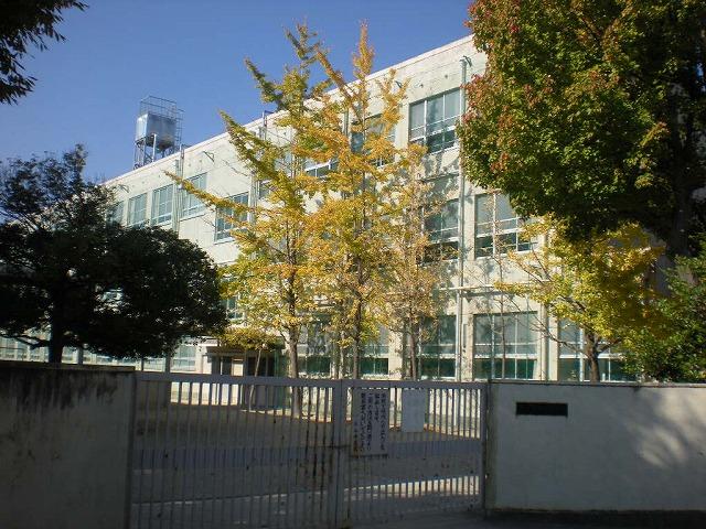 Junior high school. 1460m to Nagoya Municipal Hagiyama junior high school