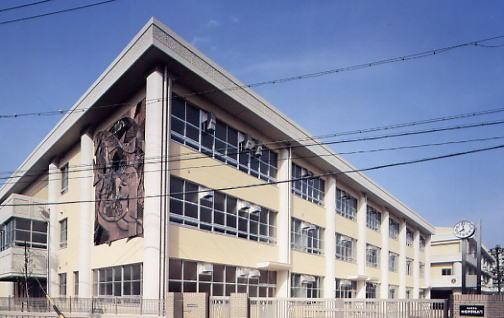 Junior high school. Nagoya Tatsuta light junior high school