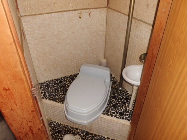 Toilet