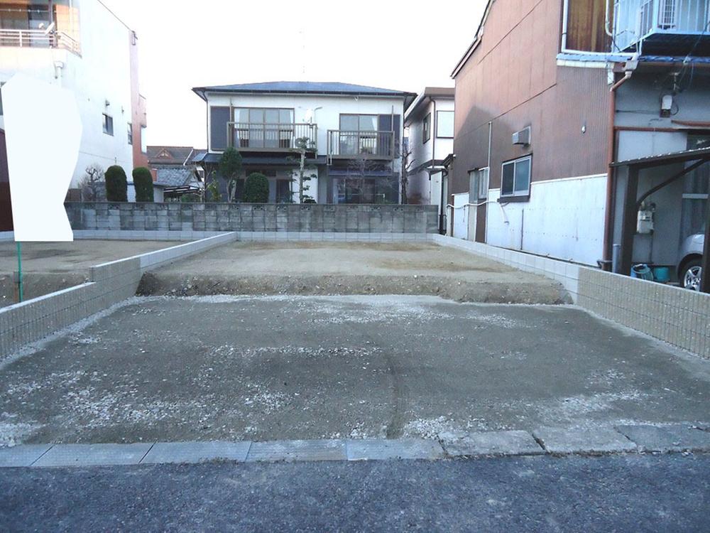 Local appearance photo. Local (12 May 2013) Shooting