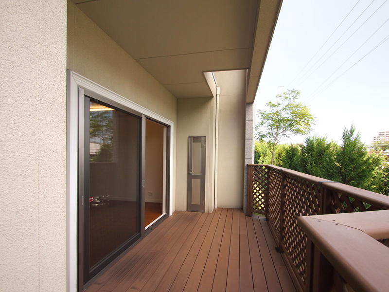 Balcony. Wood deck